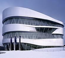 2010 endet für das Mercedes-Benz Museum erfolgreich: 650.000 Besucher waren in diesem Jahr zu Gast.